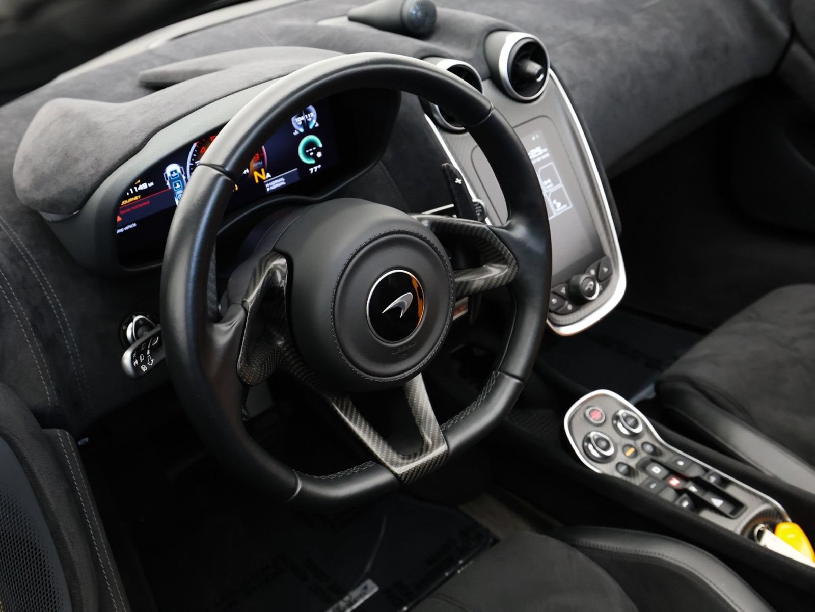 Used 2020 McLaren 600LT Spider RWD image 37