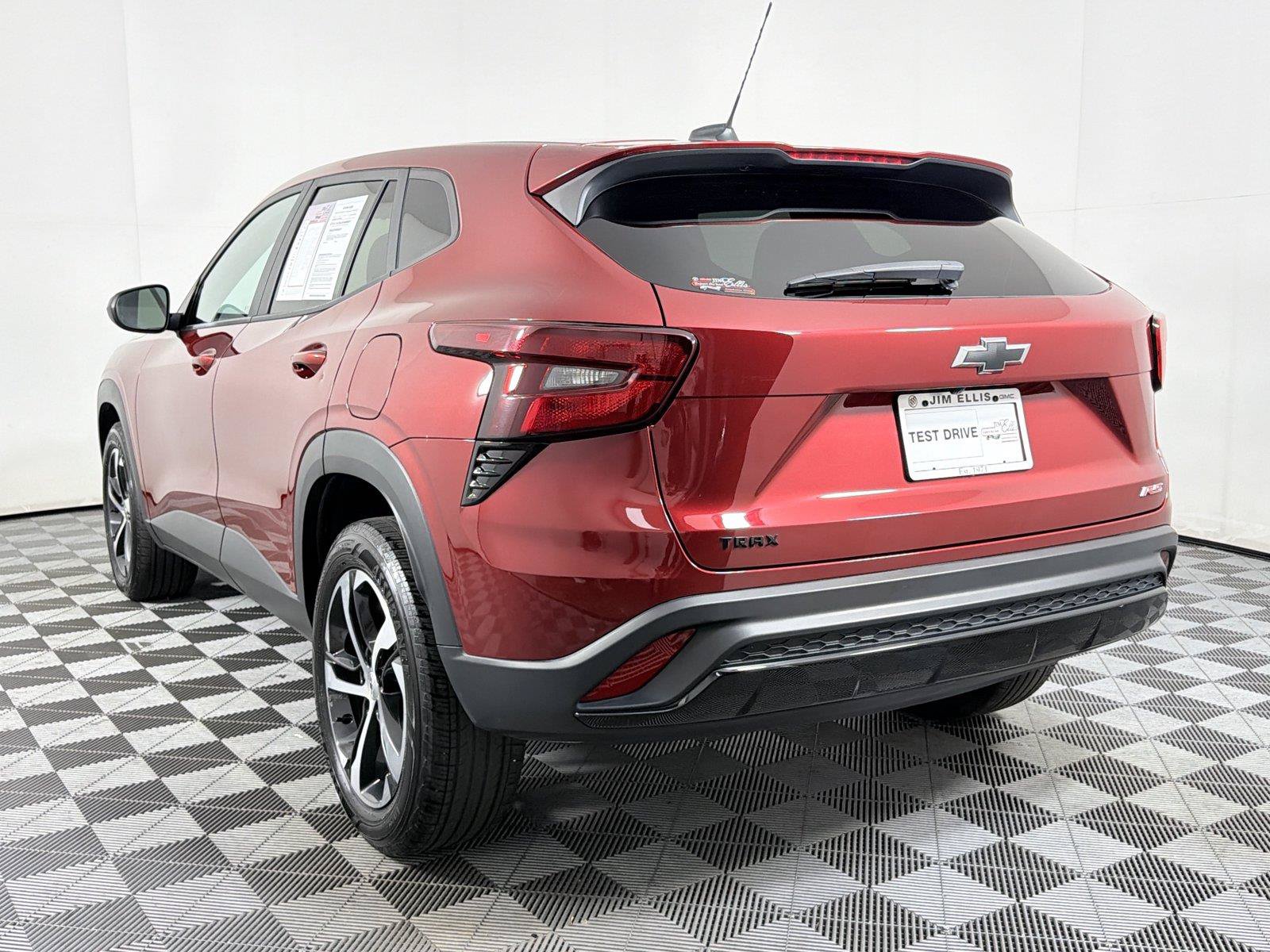 Certified 2024 Chevrolet Trax RS FWD image 4