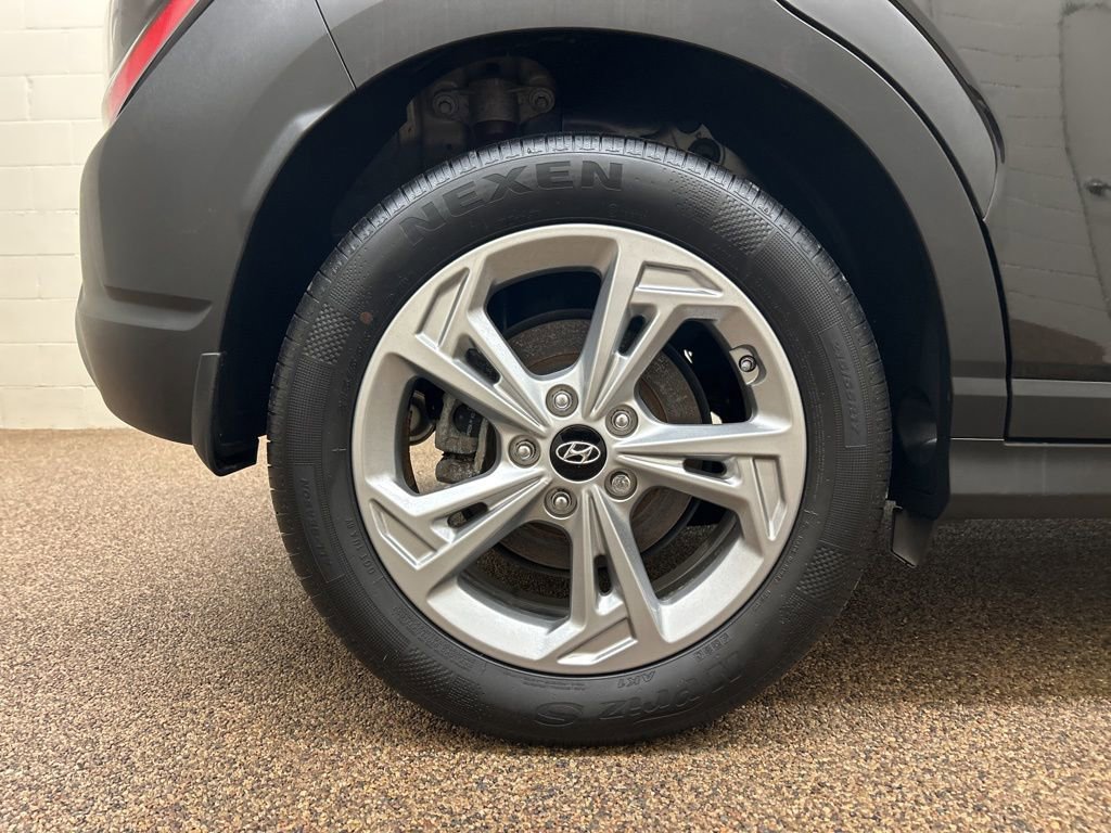 Used 2023 Hyundai Kona SEL AWD/4WD image 27
