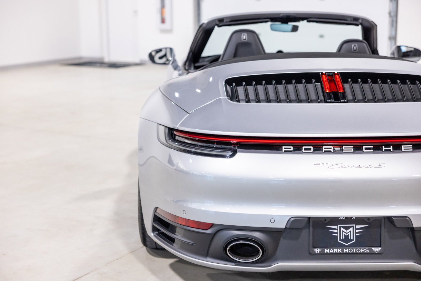 Used 2024 Porsche 911 Carrera S w/ Sport Package image 8