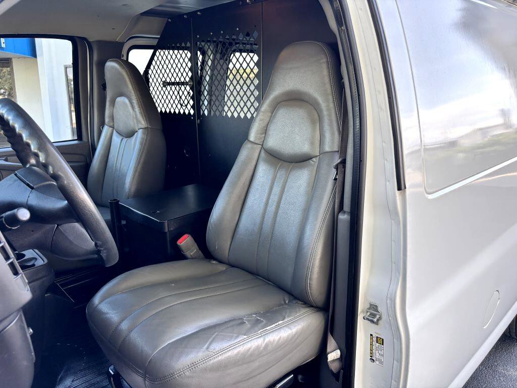 Used 2005 Chevrolet Express 1500 image 12