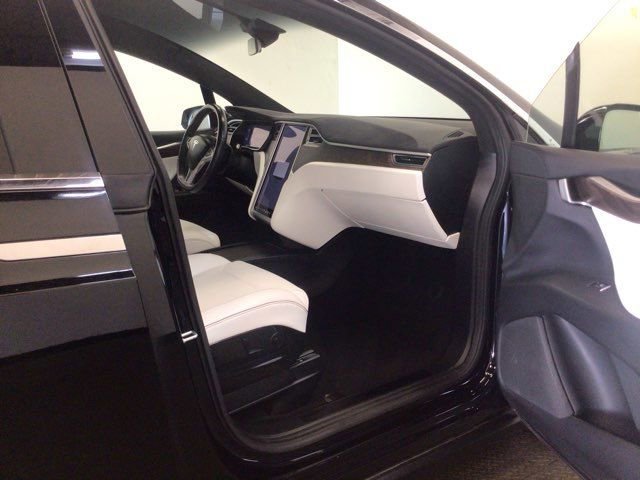 Used 2016 Tesla Model X Performance AWD/4WD image 10