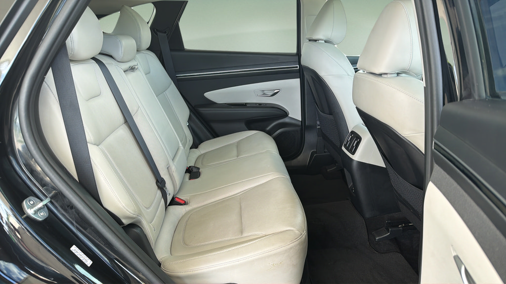 Used 2023 Hyundai Tucson Limited AWD/4WD image 19