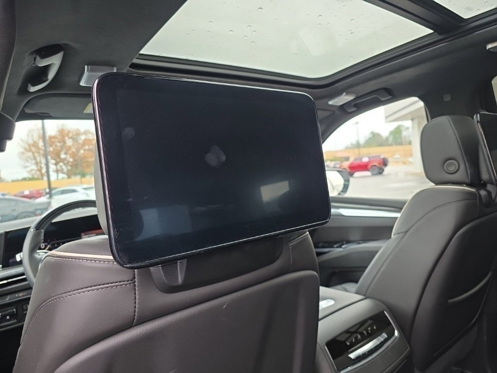Used 2025 Cadillac Escalade V image 13