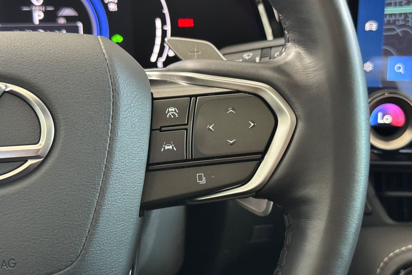 Used 2026 Lexus NX 350h AWD w/ Accessory Package (2T) image 32
