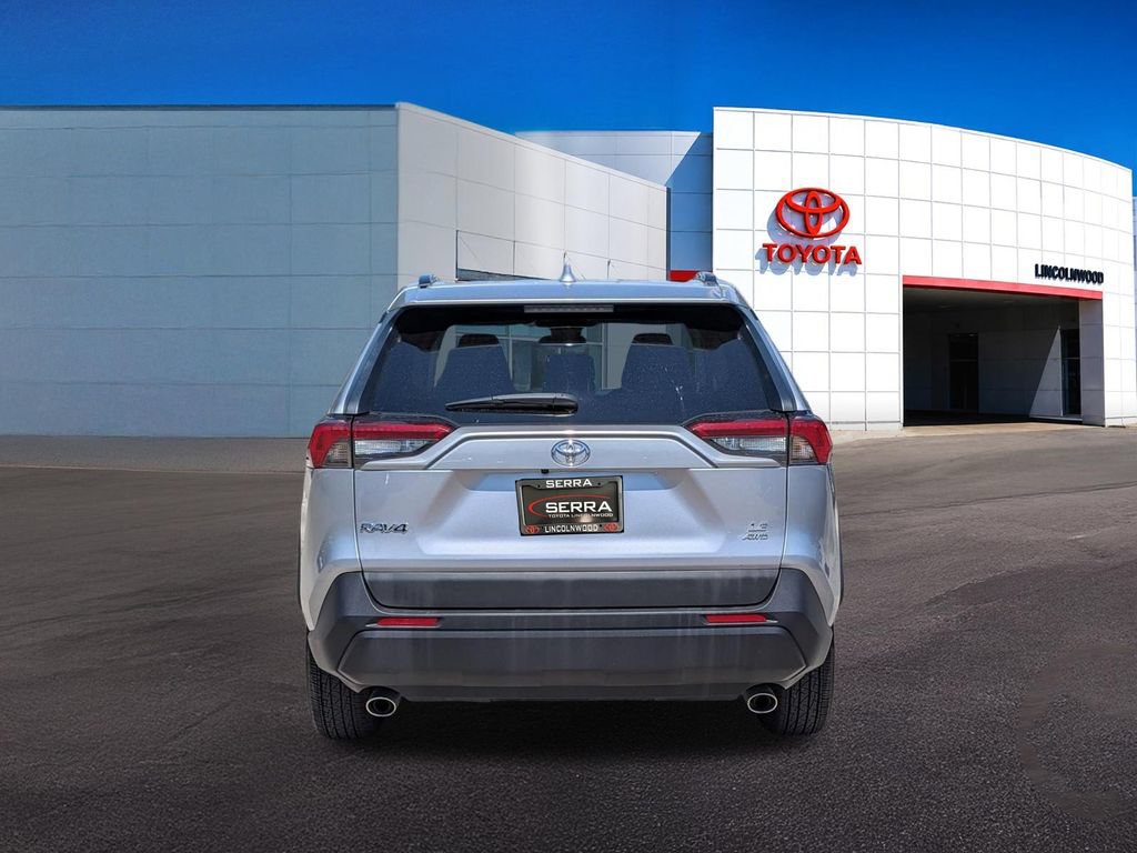 Used 2025 Toyota RAV4 XLE AWD/4WD image 11