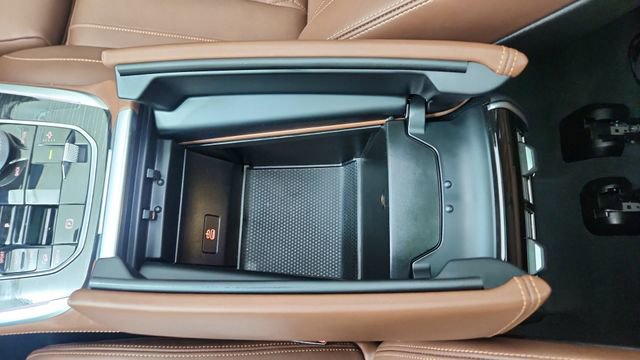 Used 2025 BMW X7 M60i image 61