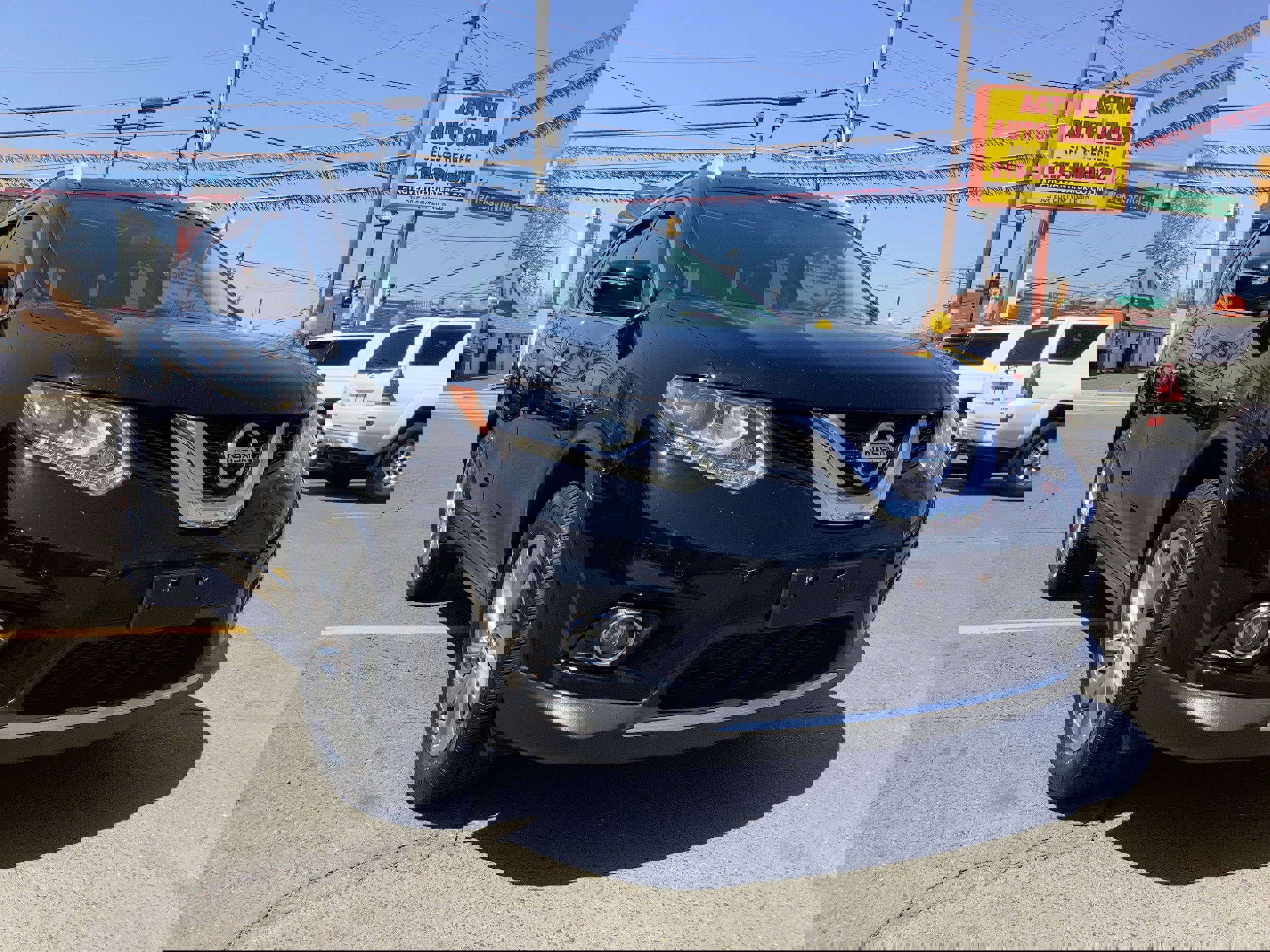 Used 2015 Nissan Rogue SL w/ SL Premium Package image 1