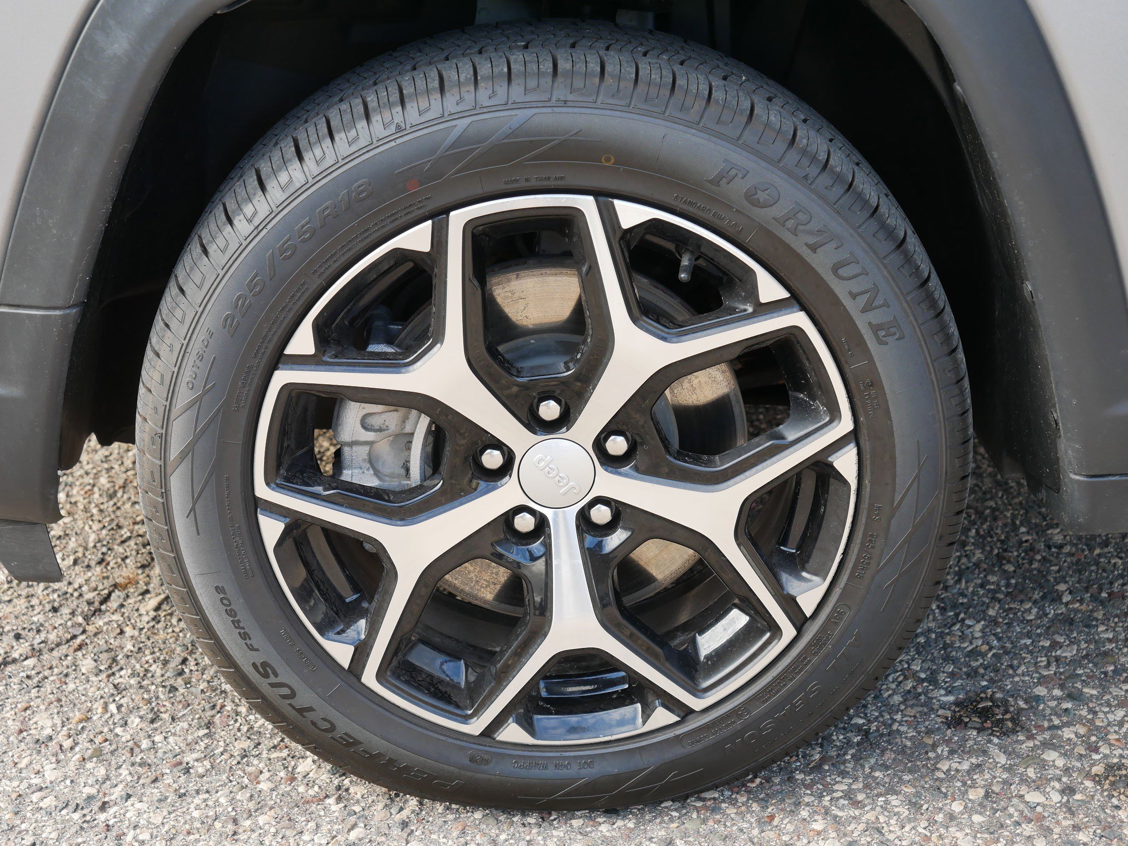 Used 2024 Jeep Compass Latitude image 15