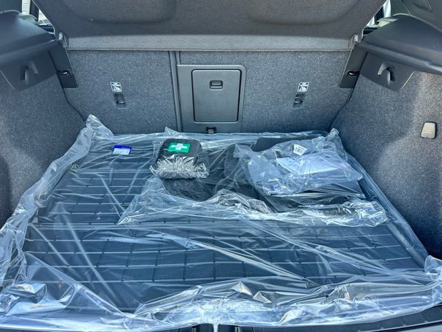 New 2026 Volvo XC40 B5 Plus w/ Protection Package Premier image 9