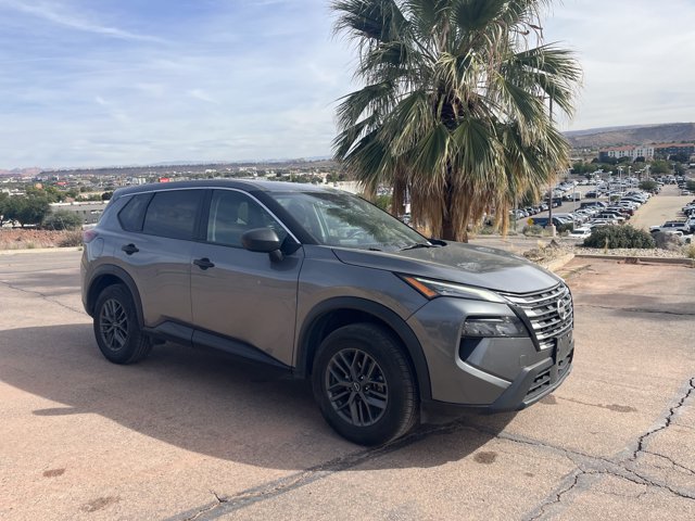 Used 2024 Nissan Rogue S FWD image 10