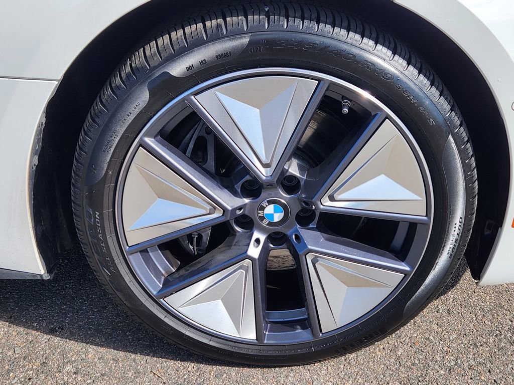 Certified 2025 BMW i4 xDrive40i w/ Parking Assistance Package image 11