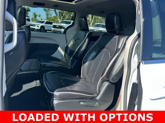 Used 2023 Chrysler Pacifica Limited FWD image 14