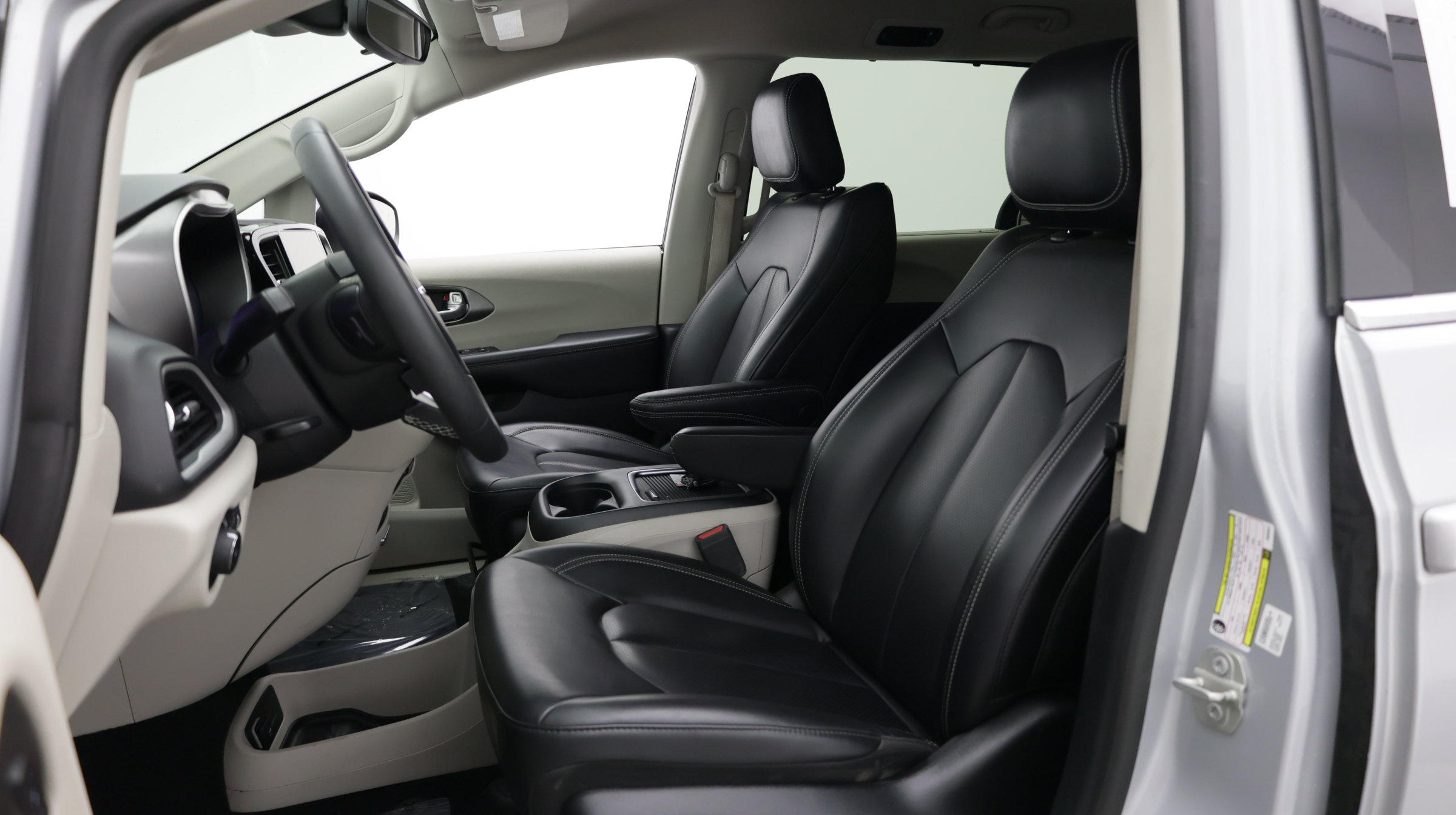 Used 2023 Chrysler Pacifica Touring-L FWD image 18
