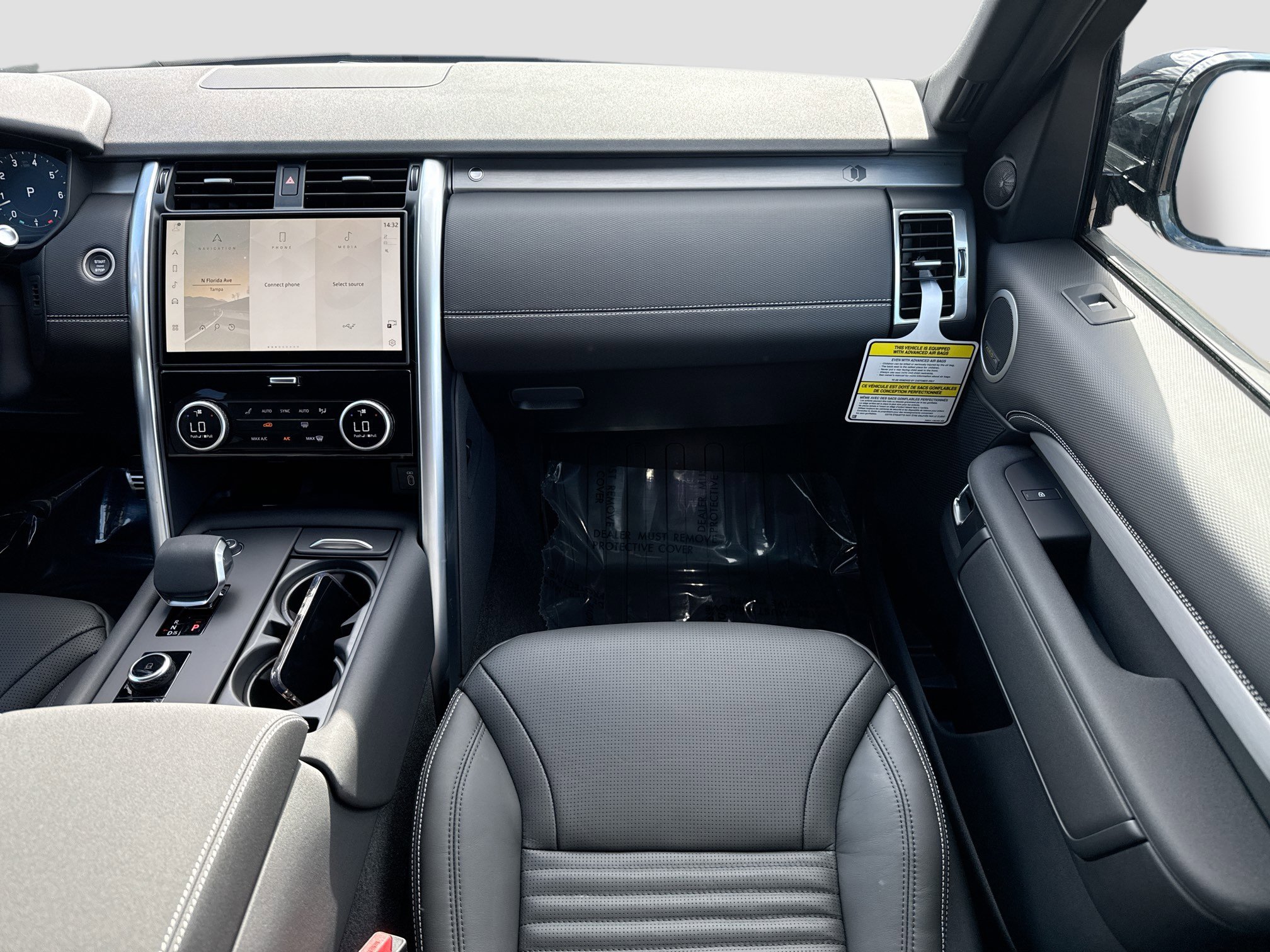 New 2026 Land Rover Discovery Limited Edition image 19