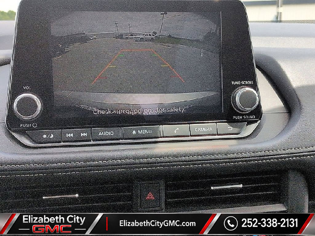 Used 2025 Nissan Rogue SV FWD image 15