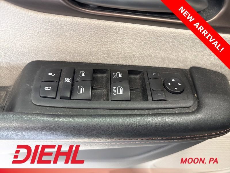 Used 2019 Chrysler Pacifica Touring-L w/ Advanced Safetytec Group image 22