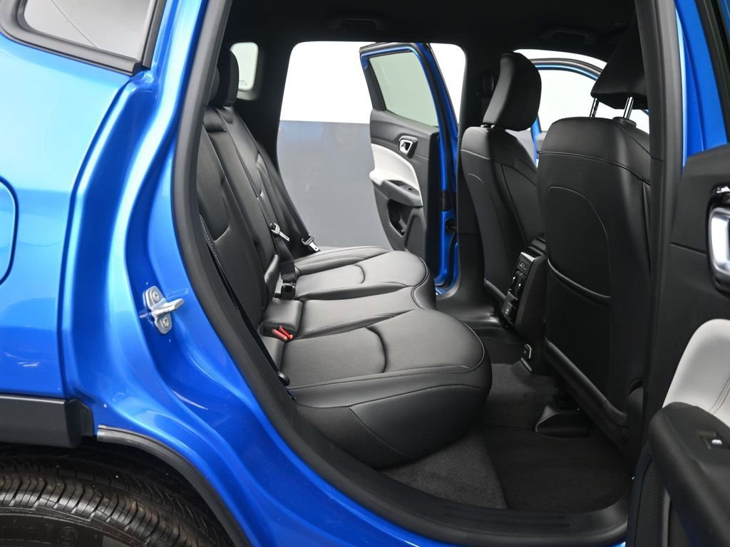 New 2026 Jeep Compass Limited image 15
