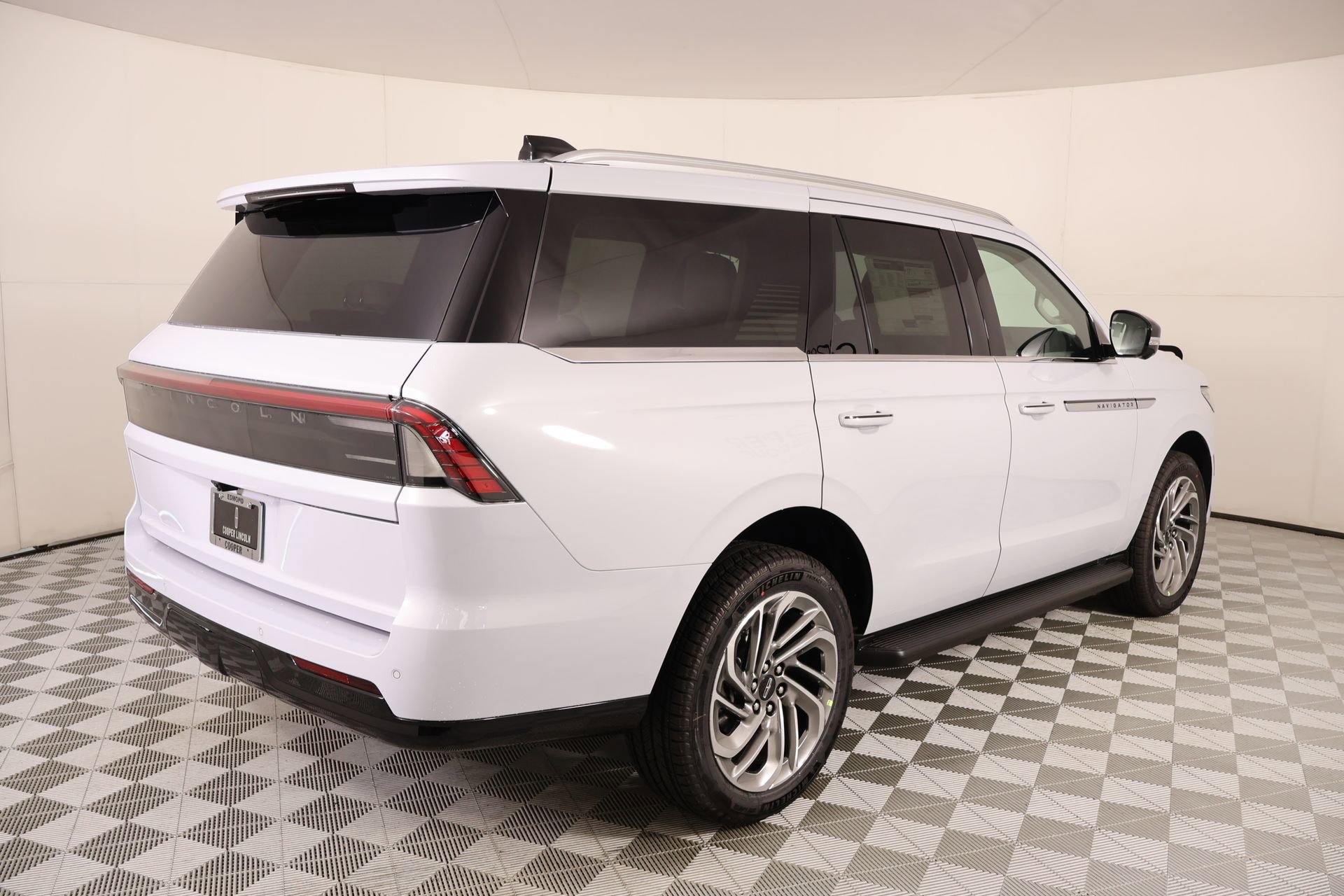 New 2026 Lincoln Navigator Premiere image 21