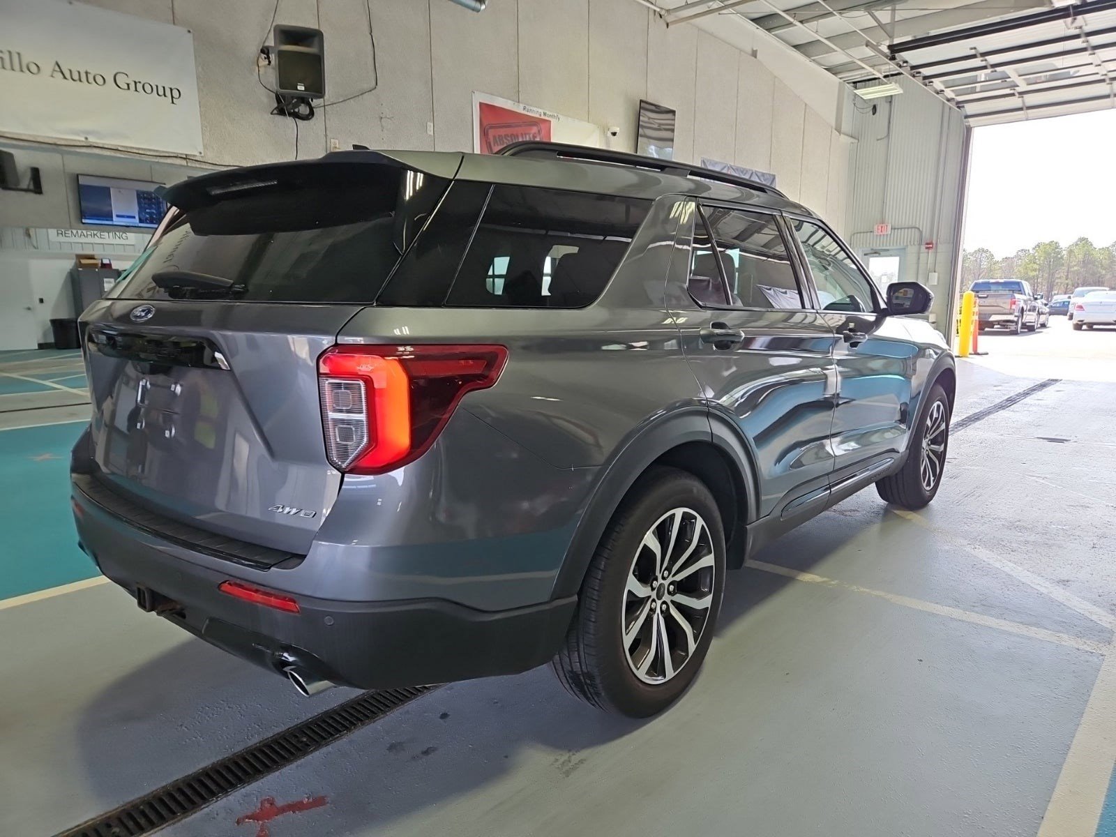 Used 2022 Ford Explorer ST-Line w/ Class IV Trailer Tow Package image 6