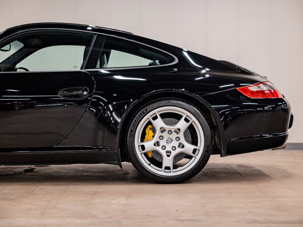 Used 2005 Porsche 911 Carrera S RWD image 25