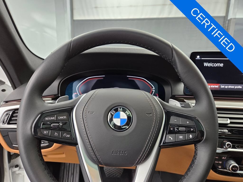 Used 2023 BMW 540i w/ Premium Package RWD image 32