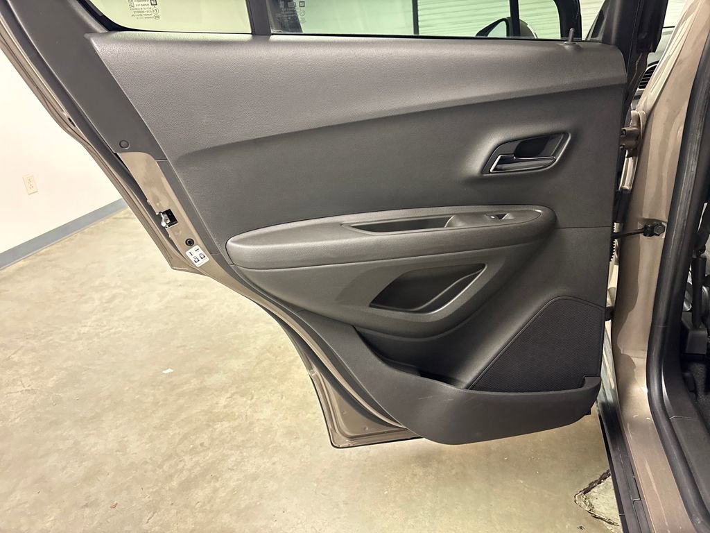 Certified 2020 Chevrolet Trax LS w/ Tint and Cruise Package image 28