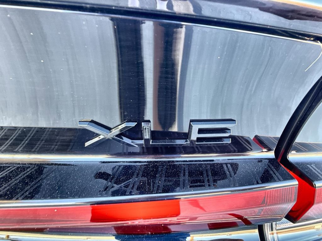 Used 2025 Toyota Prius XLE image 31