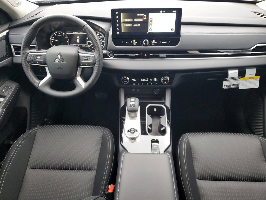 New 2026 Mitsubishi Outlander ES image 8