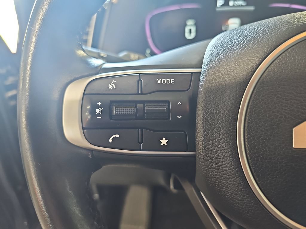 Used 2024 Kia Sportage EX AWD/4WD image 16