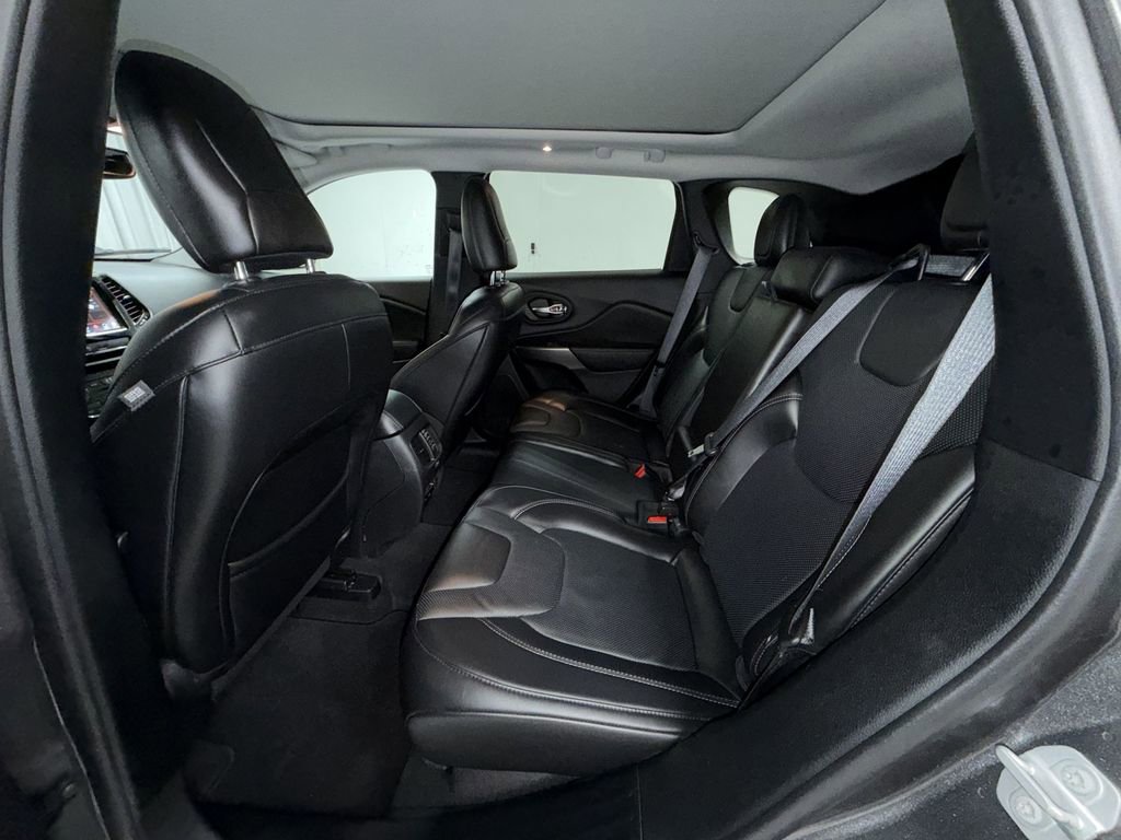 Used 2020 Jeep Cherokee Limited image 4