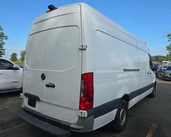 Used 2023 Mercedes-Benz Sprinter 2500 image 3