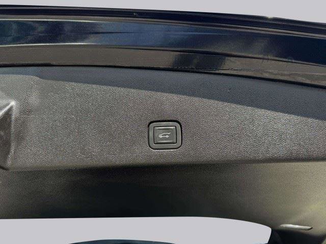 Used 2024 Cadillac XT6 Luxury w/ LPO, Floor Liner Package FWD image 61