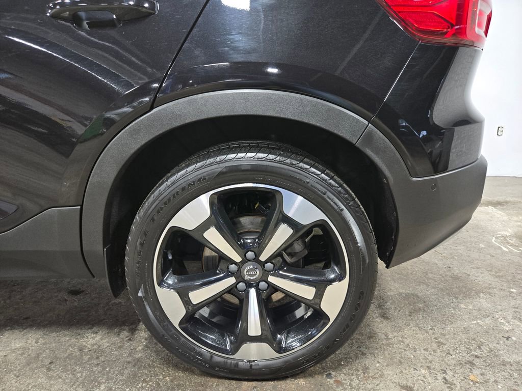 Used 2019 Volvo XC40 T5 Momentum image 59