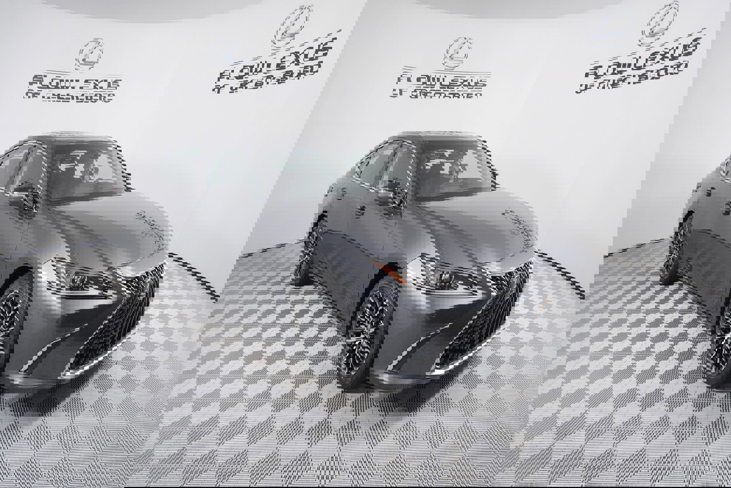 Used 2022 Lexus ES 350 image 3