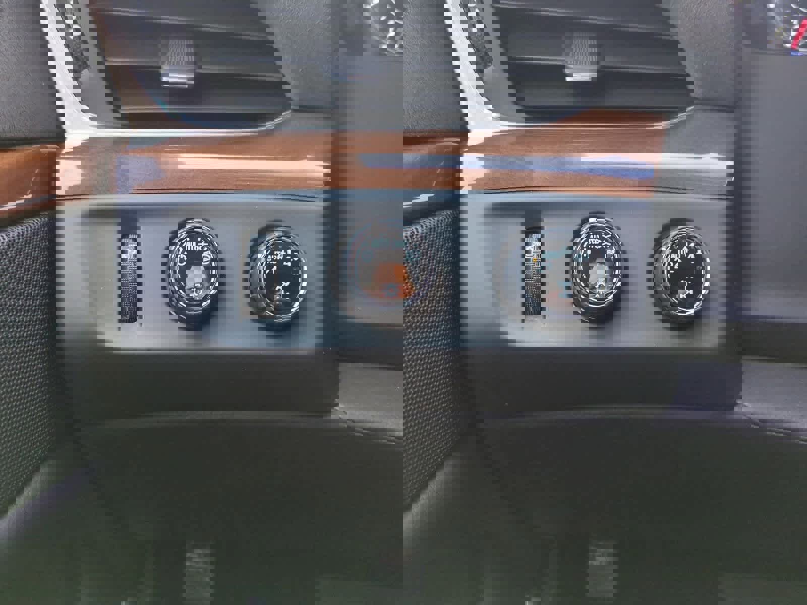 Used 2019 Cadillac Escalade ESV Luxury image 30