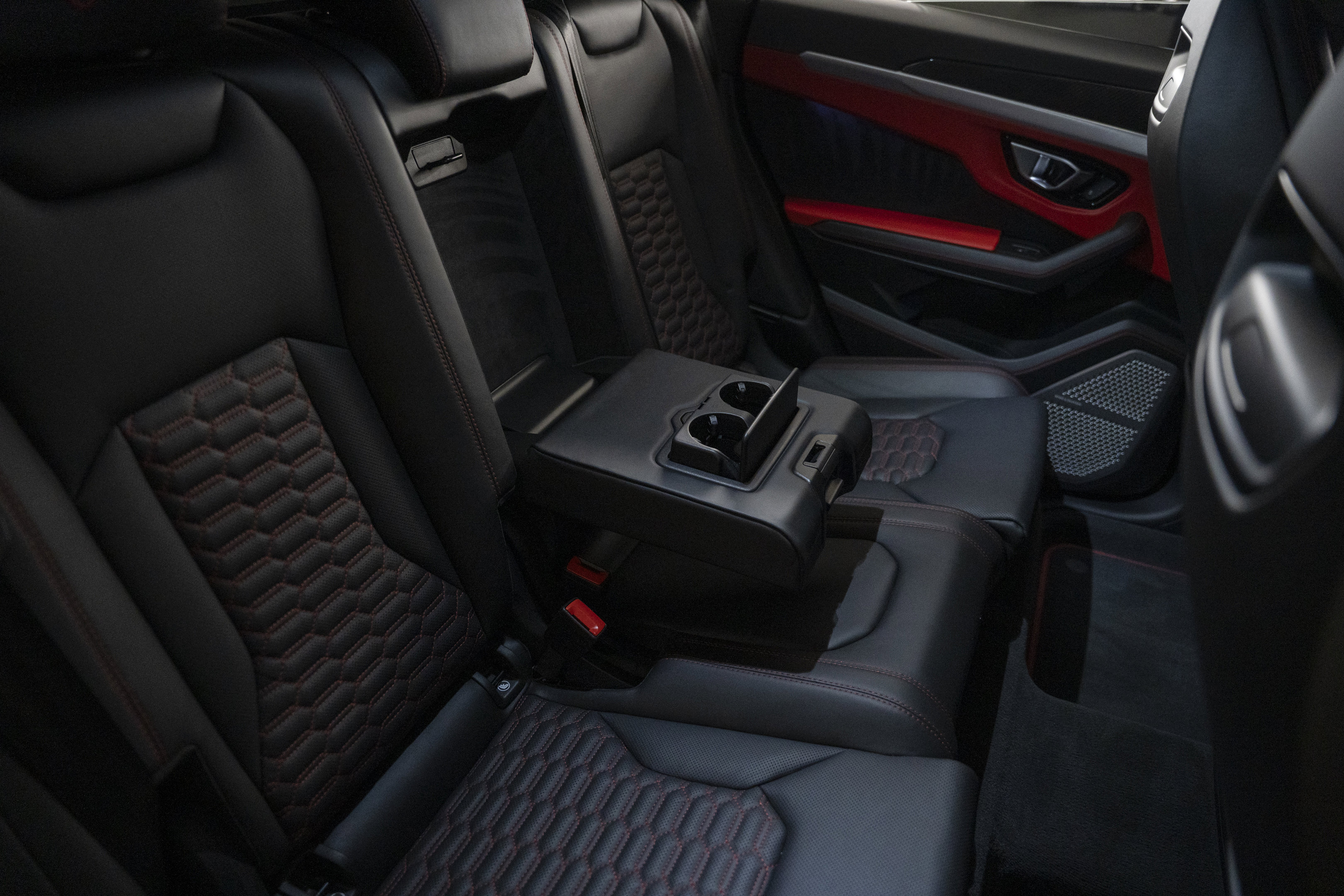 Used 2021 Lamborghini Urus AWD image 36