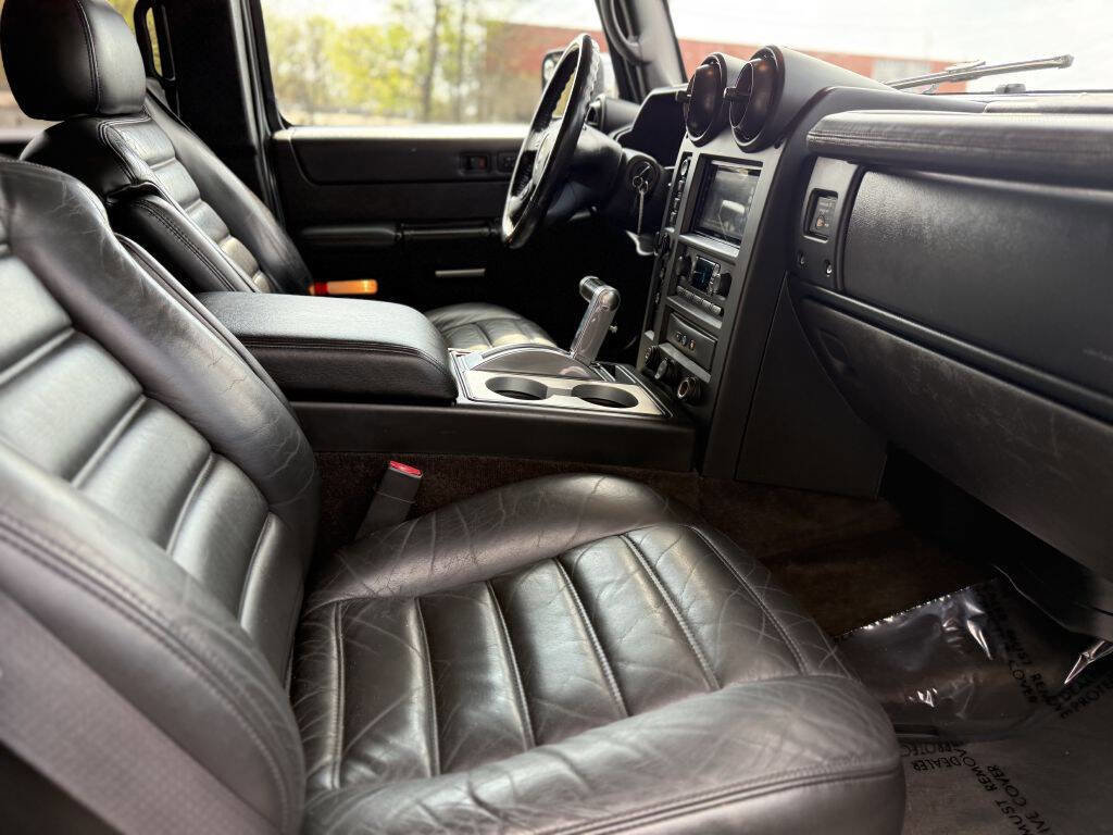 Used 2005 HUMMER H2 w/ Preferred Equipment Group image 14