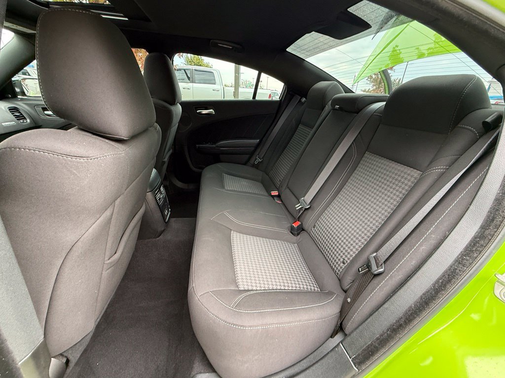 Used 2023 Dodge Charger SXT w/ Blacktop Package AWD/4WD image 33