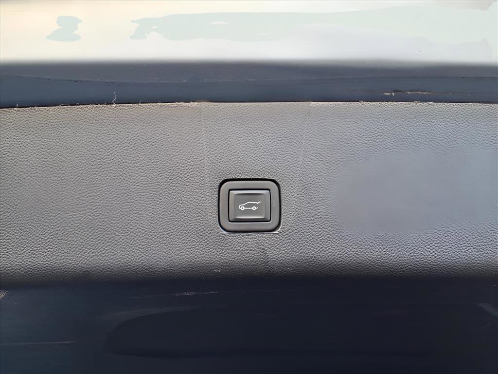 Certified 2023 Chevrolet Traverse LT image 6