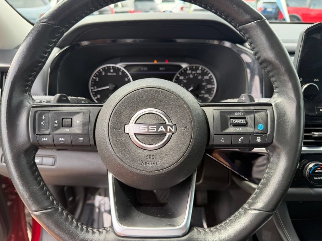 Used 2023 Nissan Pathfinder SL w/ Black Appearance Package AWD/4WD image 23