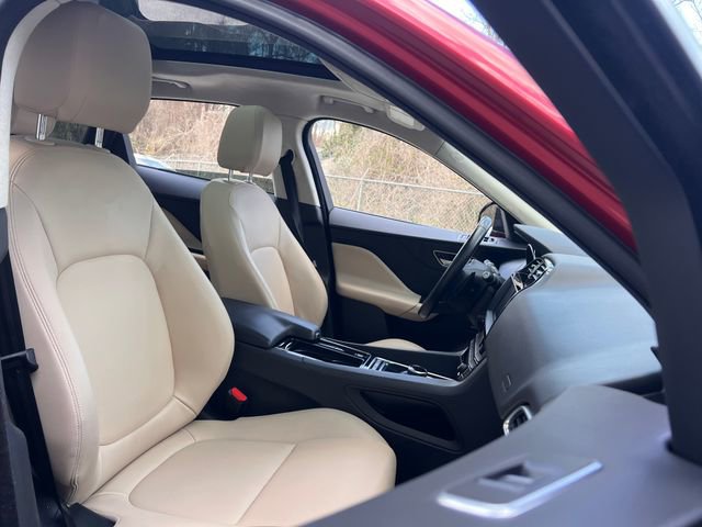 Used 2019 Jaguar F-PACE Premium image 39