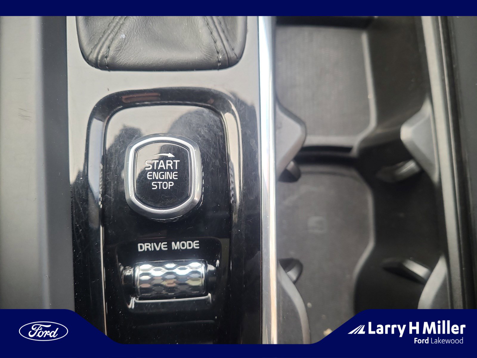 Used 2019 Volvo XC60 T5 Momentum w/ Premium Package image 28