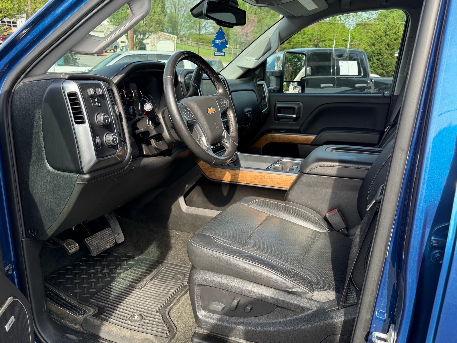 Used 2017 Chevrolet Silverado 3500 LTZ w/ Duramax Plus Package AWD/4WD image 13
