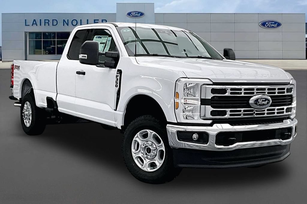 New 2026 Ford F350 XLT w/ FX4 Off-Road Package AWD/4WD image 2