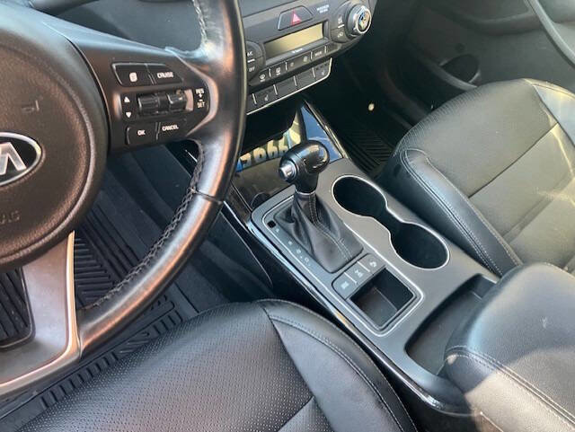 Used 2016 Kia Sorento EX image 8