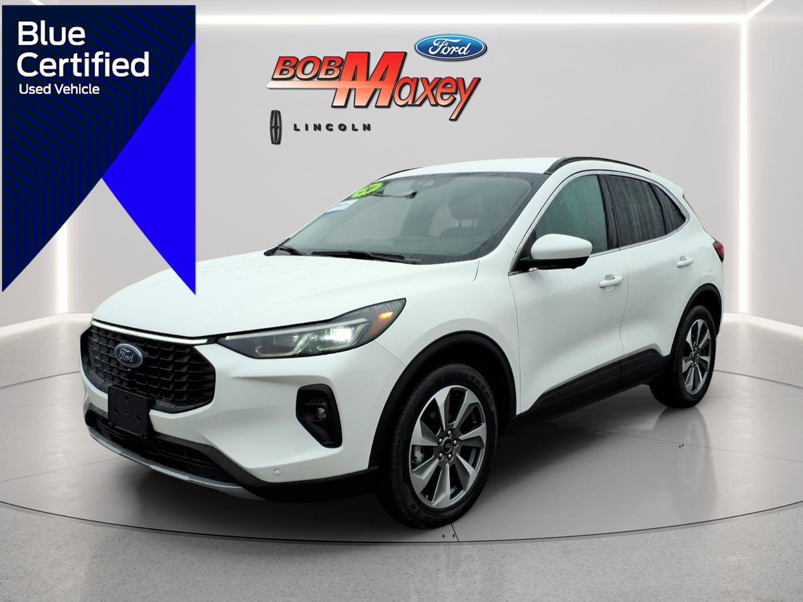 Used 2024 Ford Escape Platinum AWD/4WD image 1