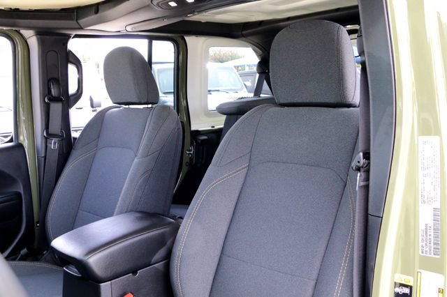 Used 2025 Jeep Wrangler Unlimited Sport AWD/4WD image 11