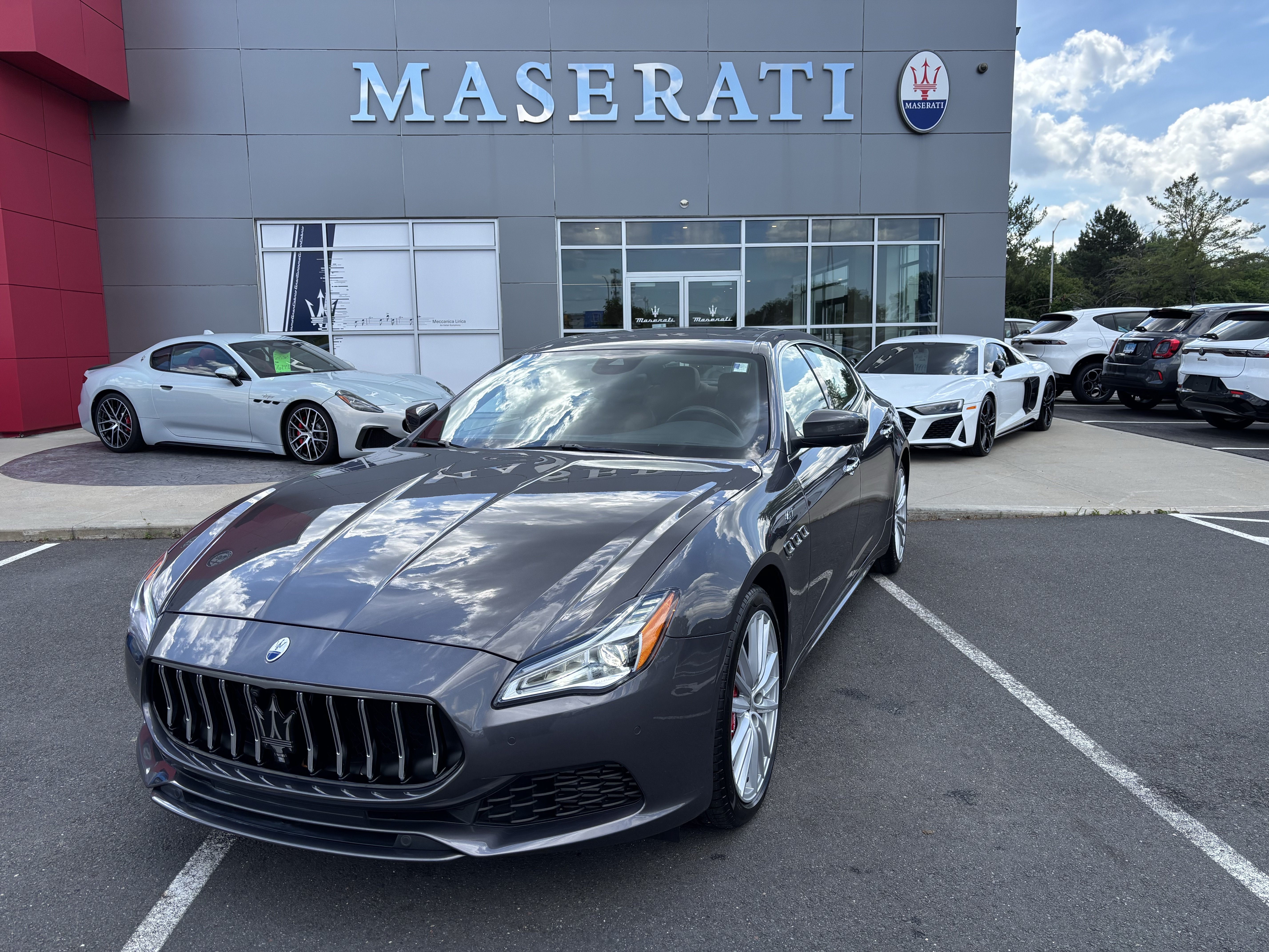 Used 2023 Maserati Quattroporte GT RWD image 1