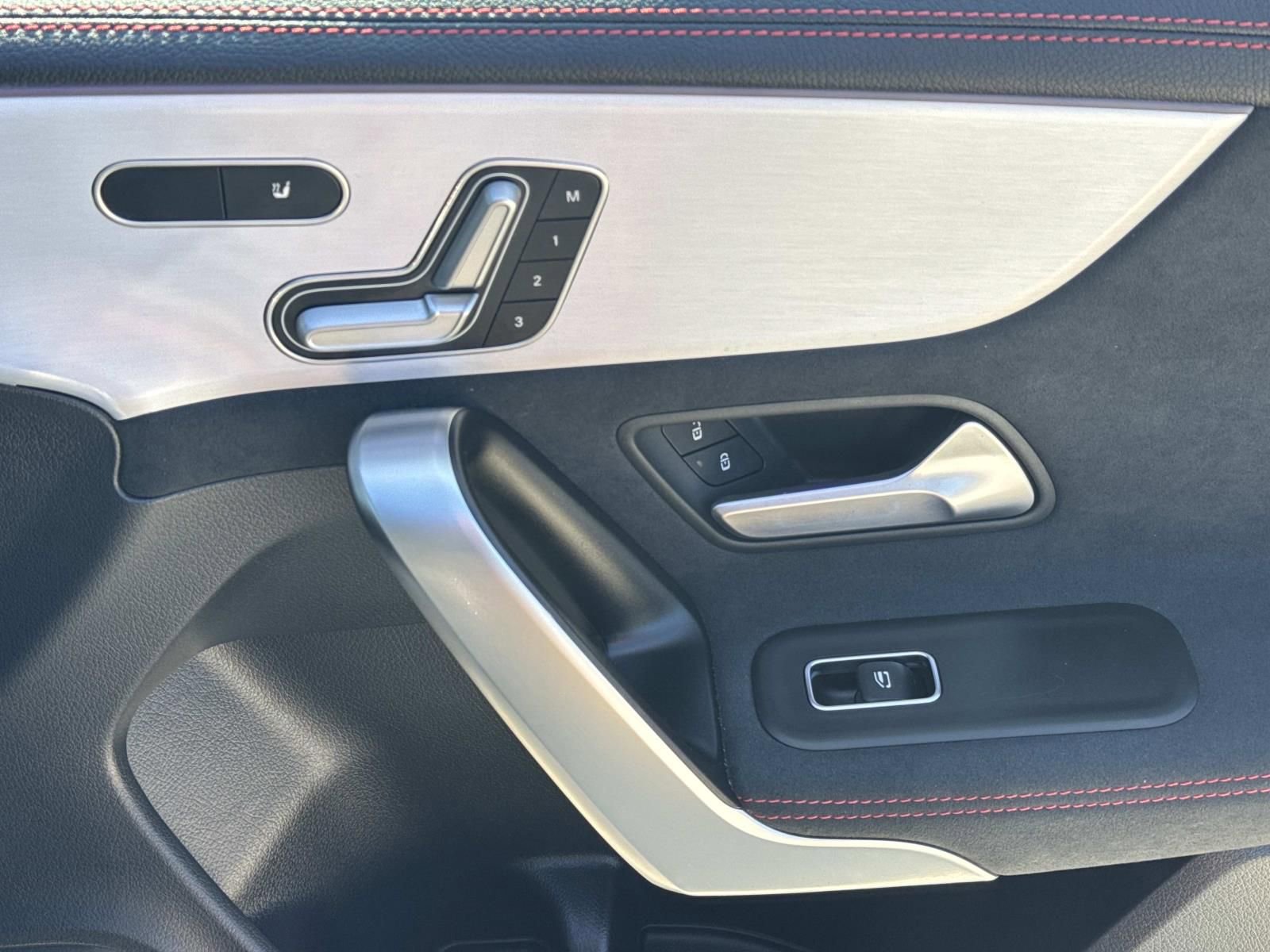 Used 2023 Mercedes-Benz CLA 250 image 14